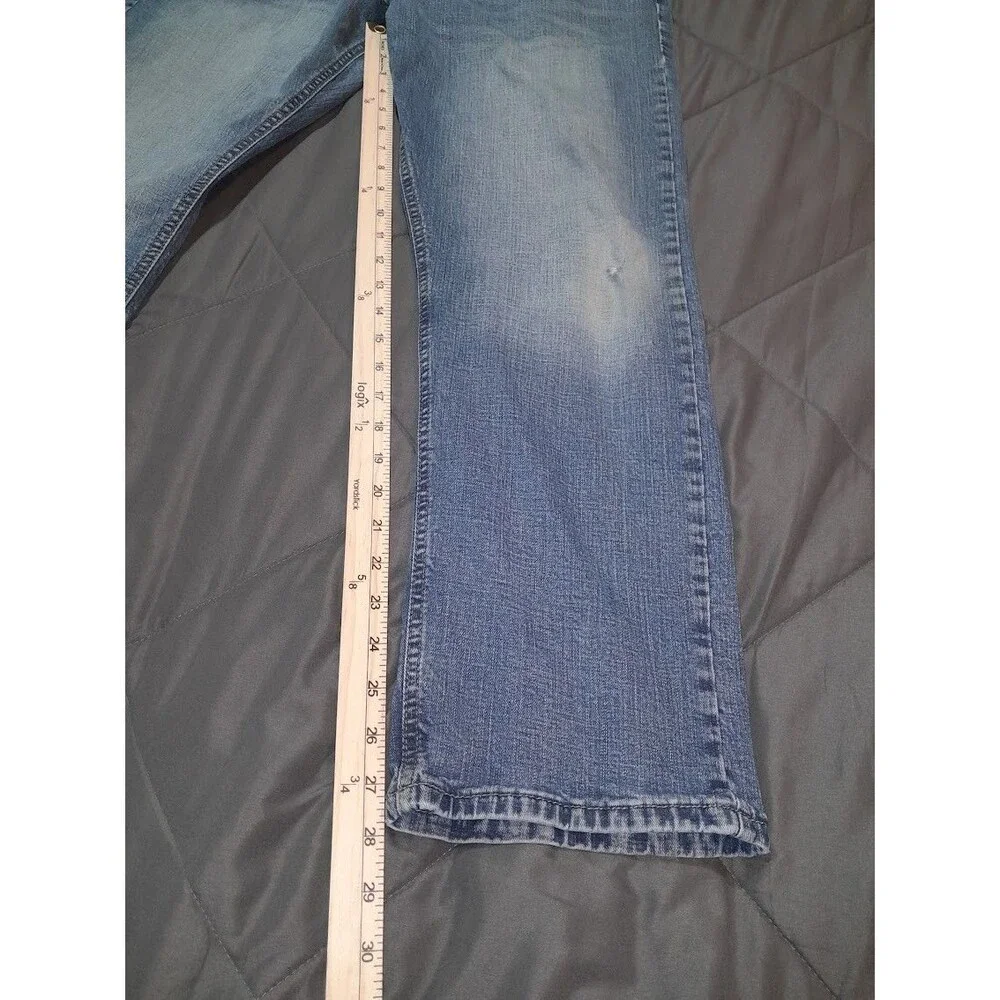 Wrangler Jeans Mens 34x28 Blue Light Wash Cotton Work wear Denim Cowboy